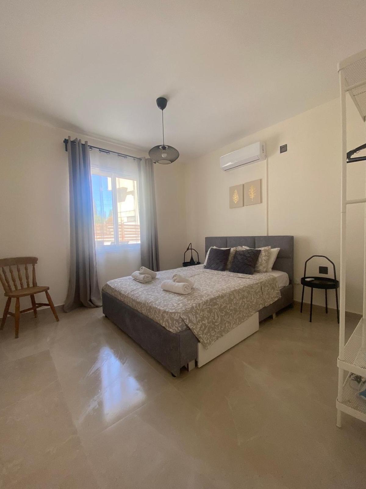 Mari House-Close To The Beach Paphos Bagian luar foto